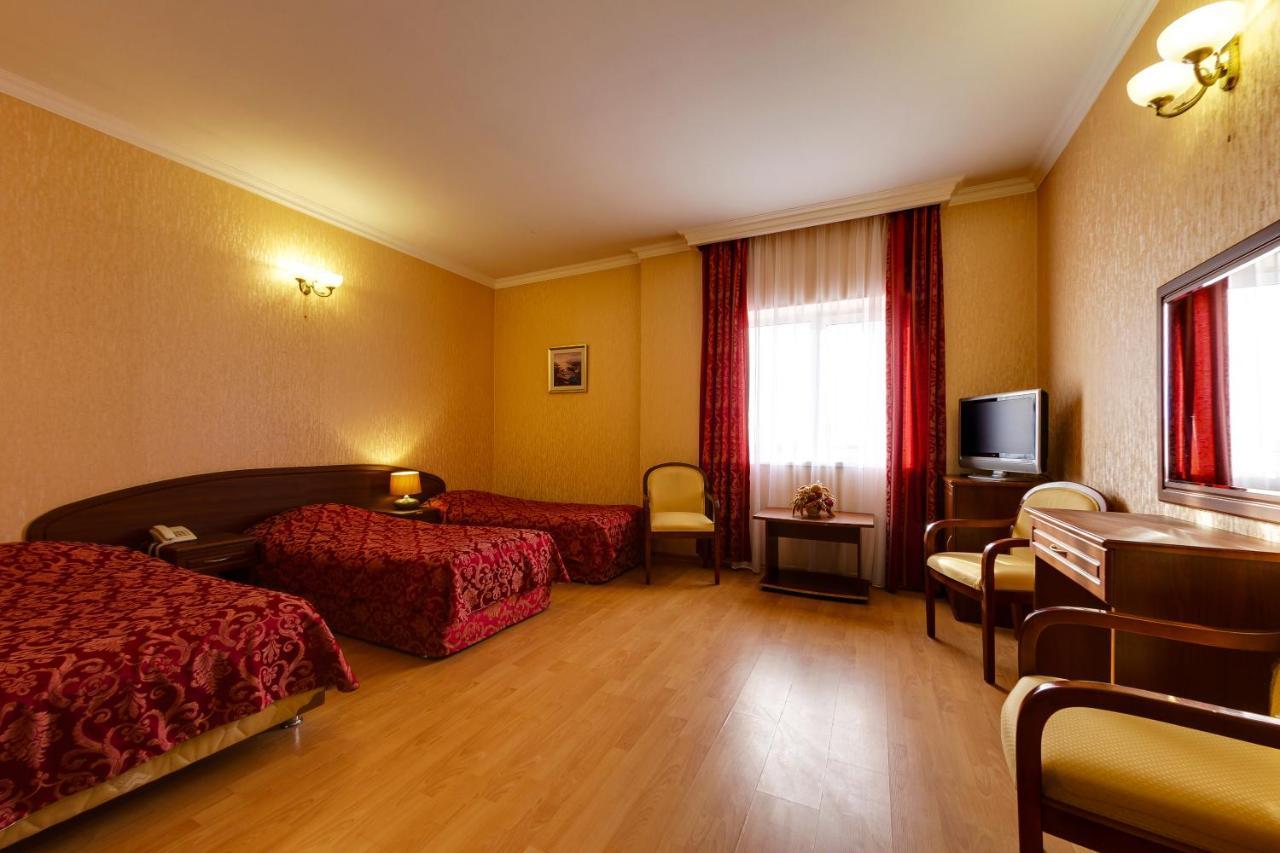 Vizit Hotel Krasnodar Eksteriør billede